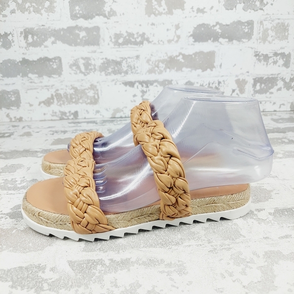 NEW Marc Fisher Jaimee Women's Tan Slip On Flat Summer Sandals D305 - Picture 1 of 12